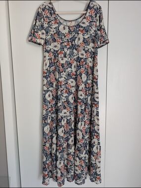 NATURAL LIFE Navy Floral Tiered Short Sleeve Maxi size M